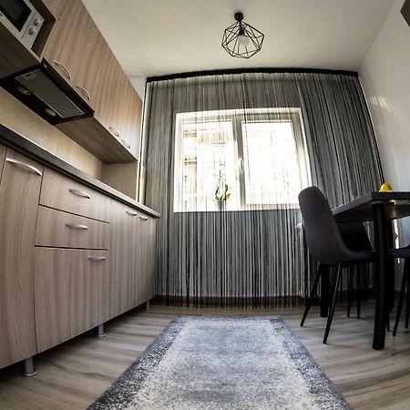 Tania Apartament Орадя Экстерьер фото