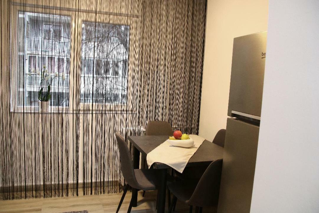 Tania Apartament Орадя Экстерьер фото