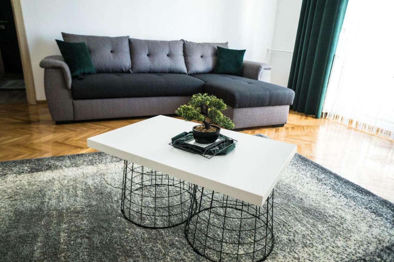 Tania Apartament Орадя Экстерьер фото