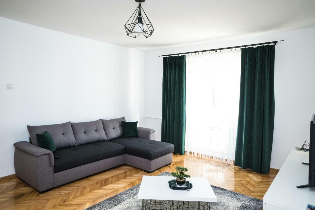 Tania Apartament Орадя Экстерьер фото