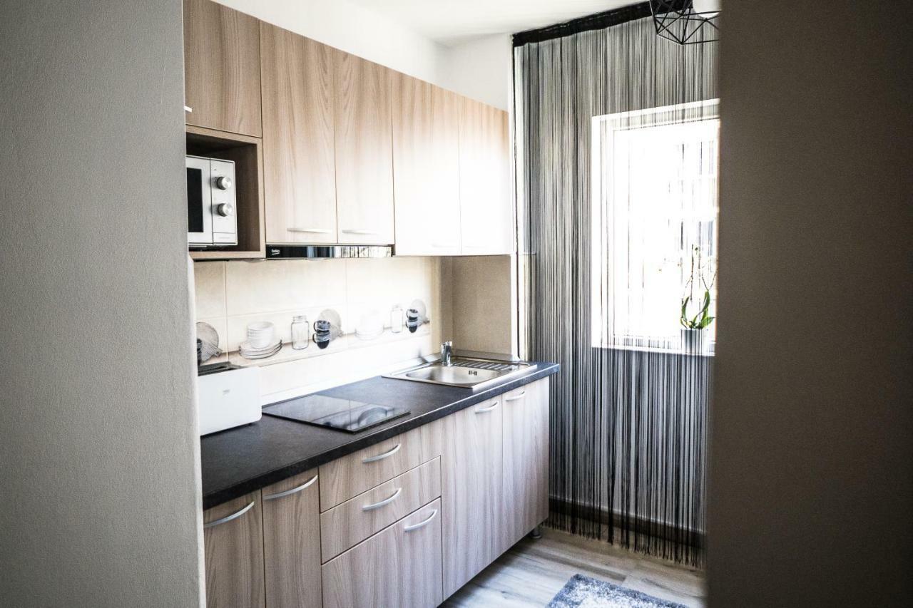 Tania Apartament Орадя Экстерьер фото