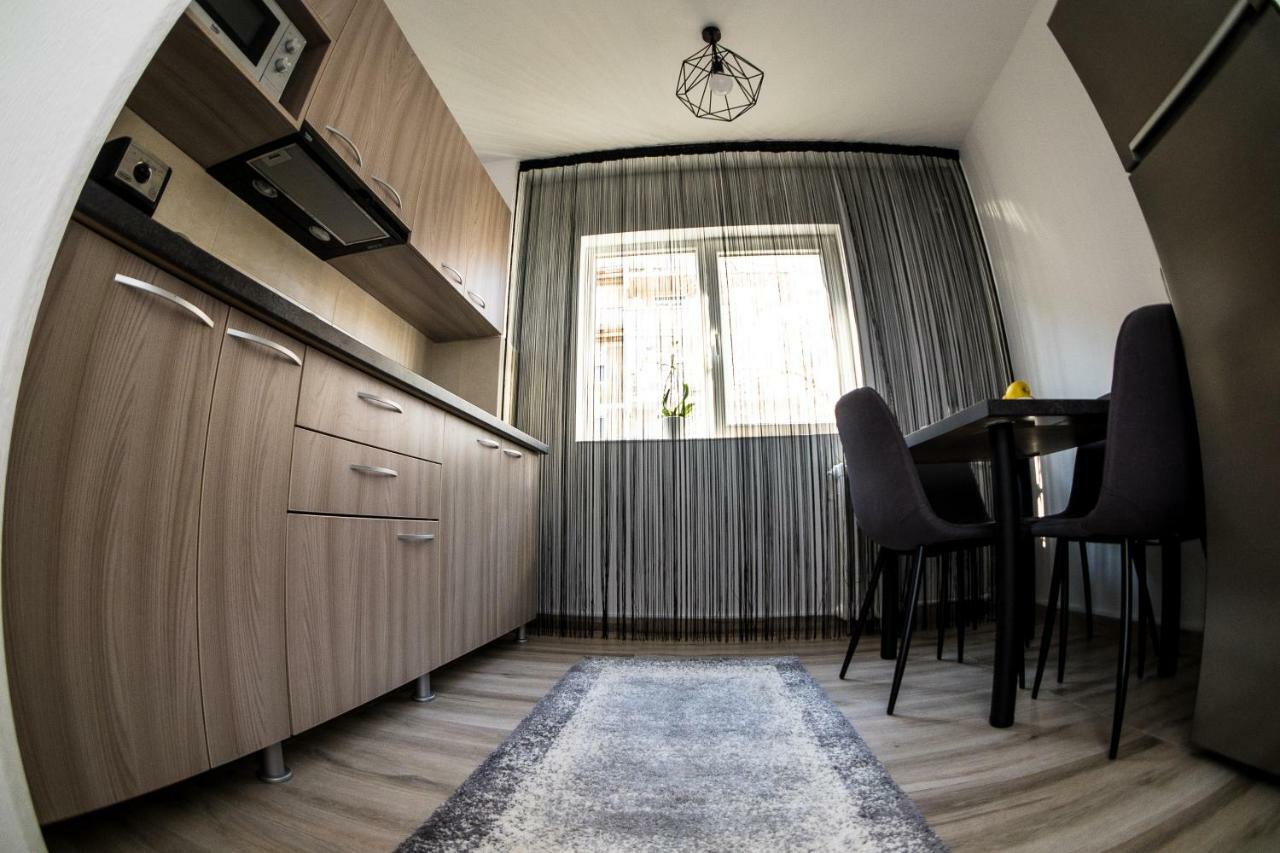 Tania Apartament Орадя Экстерьер фото
